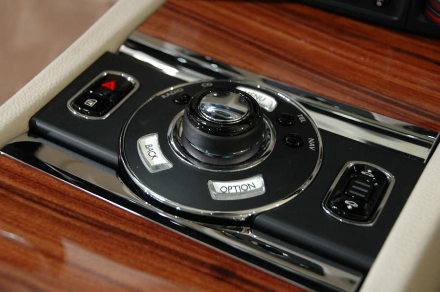 Rolls-Royce Ghost 2009 года  (фото 24 из 106)